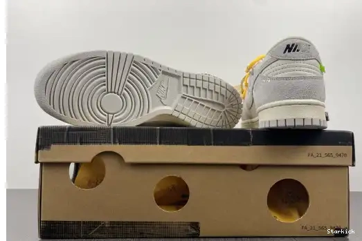 DJ0950-109 O-W Low Nike 39 Dunk Lot 0524